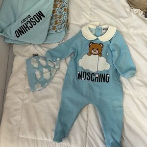 Moschino onesie, hat and blanket set